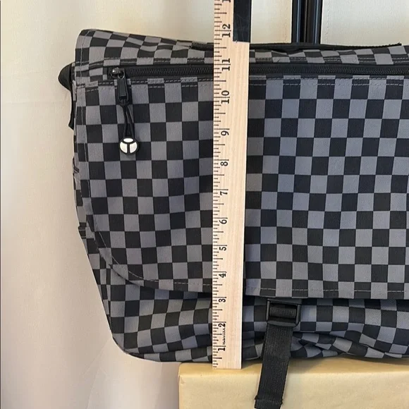Yak Pak Black and Gray Messenger Bag with Checkered Design - Picture 4 of 7